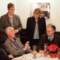 Jakob Deffner (vorne links) mit Gratulanten